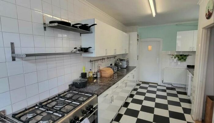 1 Bedroom Apartment To Rent In Upper Church Road, Weston Super Mare, BS23