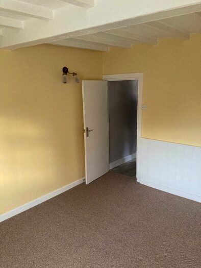 2 Bedroom Flat To Rent In Hill Top, Derby, DE74