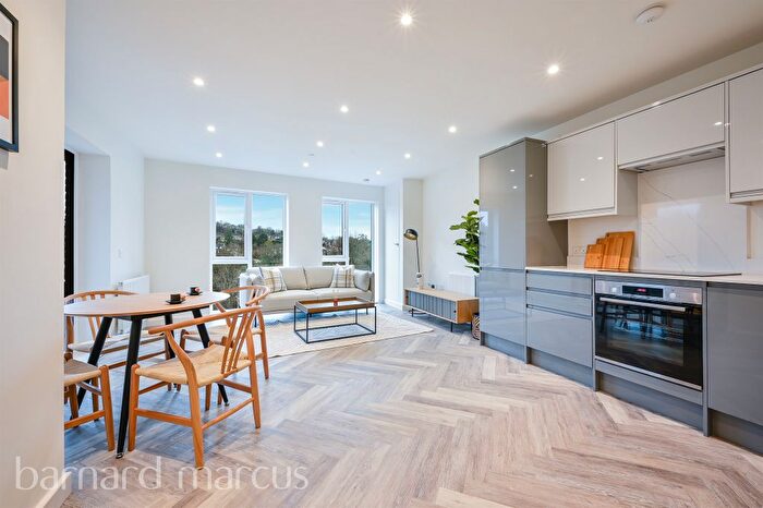2 Bedroom Flat For Sale In Hyde Road, Sanderstead, South Croydon, CR2
