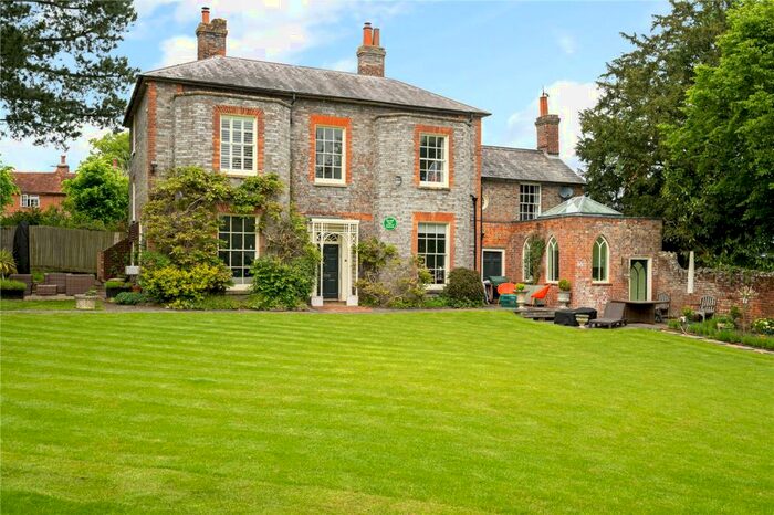 6 Bedroom Detached House For Sale In Bath Road, Speen, Newbury, Berkshire, RG14