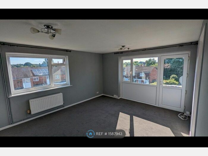1 Bedroom Flat To Rent In Meldrum Close, Orpington, BR5