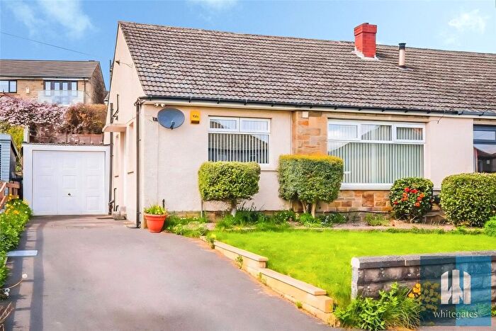 2 Bedroom Bungalow To Rent In Weatherhill Crescent, Birchencliffe, Huddersfield, HD3