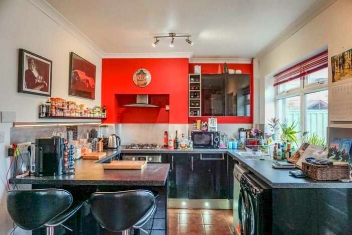 4 Bedroom House To Rent In Humber Road, Beeston, NG9