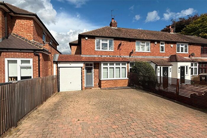 3 Bedroom End Of Terrace House To Rent In Weybourne Close, Harpenden, Hertfordshire, AL5
