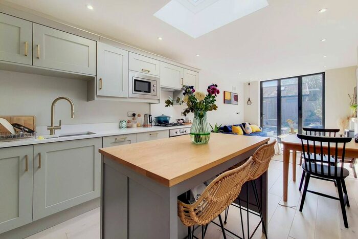 2 Bedroom Terraced House To Rent In Kirkwood Road, Peckham, London, SE15