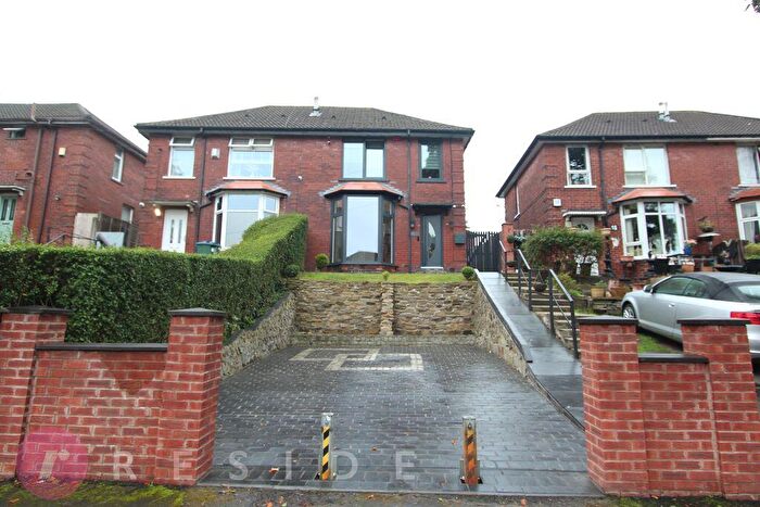3 Bedroom Semi Detached House For Sale In Daventry Road, Kirkholt, Rochdale, OL11
