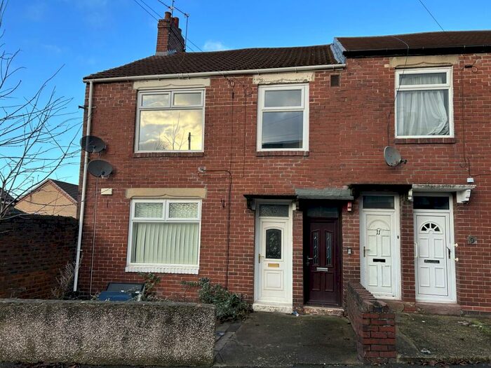 2 Bedroom Flat To Rent In Victoria Street, Hebburn, Tyne And Wear, NE31