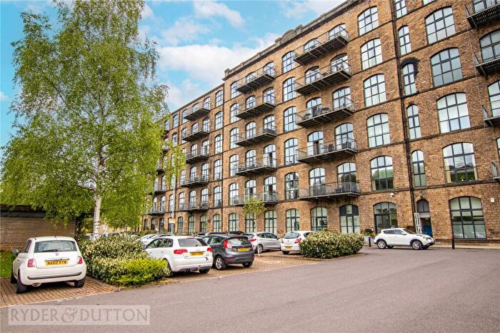 1 Bedroom Apartment For Sale In Titanic Mills, Linthwaite, Huddersfield, HD7