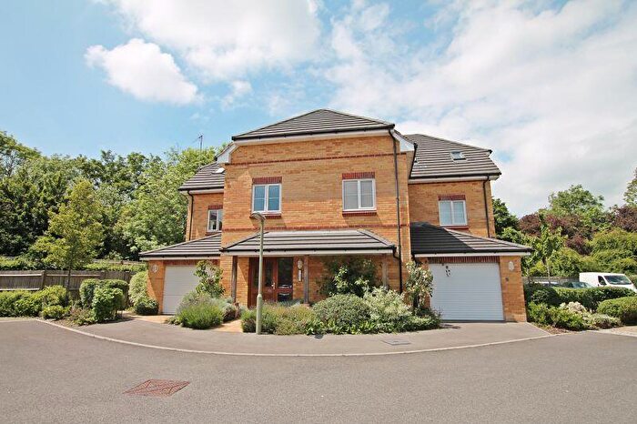 2 Bedroom Flat To Rent In South Downs Rise, Bedhampton, PO9