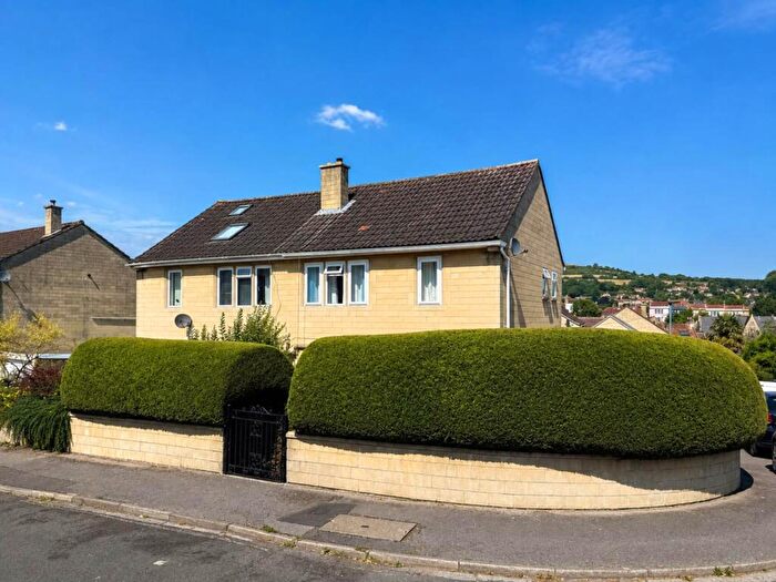3 Bedroom Semi Detached House For Sale In Worcester Park, Bath, BA1