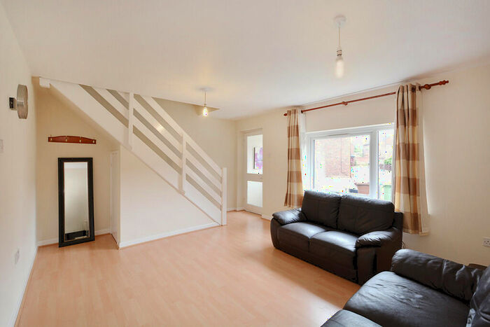 2 Bedroom Semi-Detached House To Rent In Farrow Place, SE16