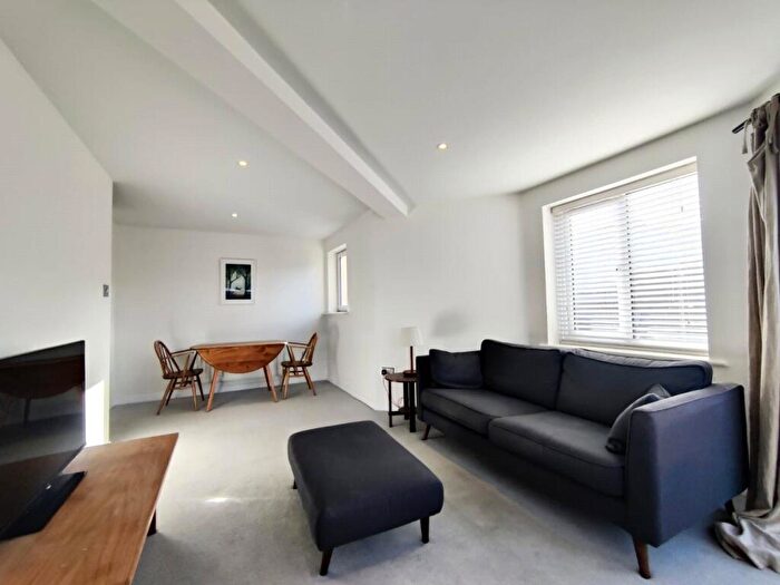 2 Bedroom Apartment To Rent In Chamberlain Court, Birmingham, B18