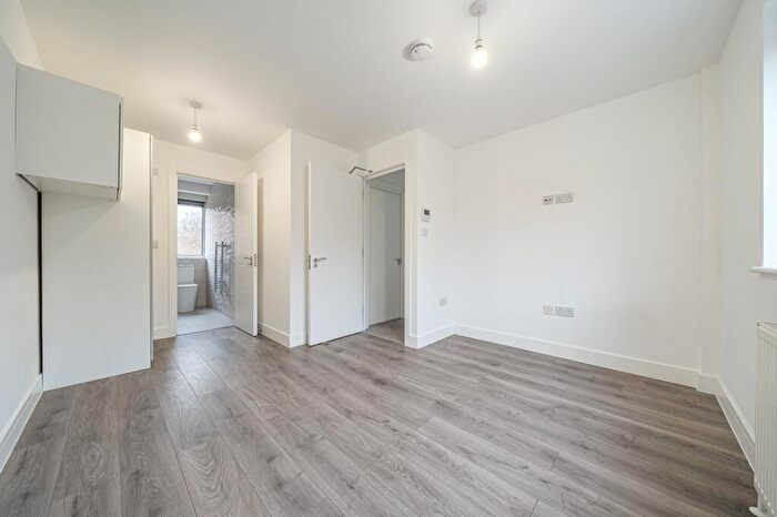 1 Bedroom House Of Multiple Occupation To Rent In Hospital Way, Hither Green, SE13