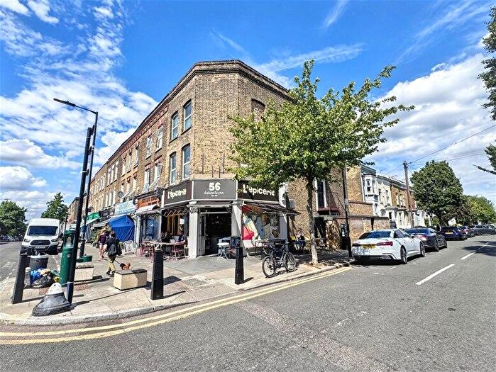 3 Bedroom Flat To Rent In Chatsworth Road, Hackney, E5
