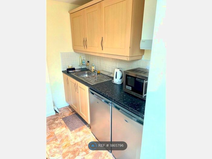 2 Bedroom Flat To Rent In Badgerdale Way, Littleover, Derby, DE23