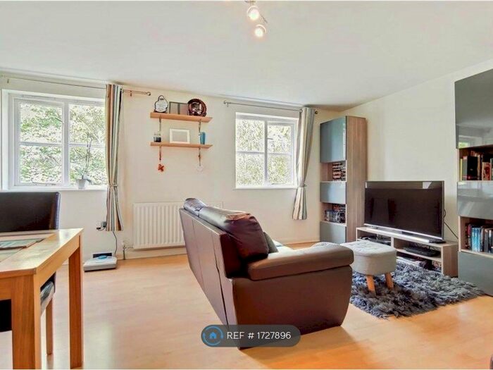 2 Bedroom Flat To Rent In Otter Close, London, E15