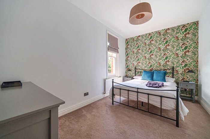 2 Bedroom Flat For Sale In Frances Road, Windsor, SL4