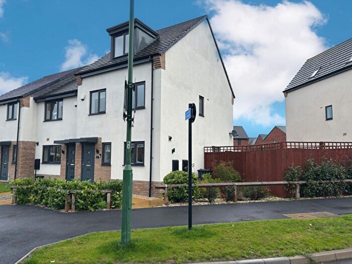 3 Bedroom End Terrace House For Sale In Pioneer Way, Kingswood, Hull, East Riding Of Yorkshi, HU7