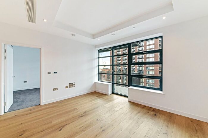 1 Bedroom Flat For Sale In City Island Way, Canning Town, London, E14