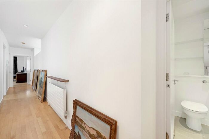 1 Bedroom Apartment For Sale In Britton Street, EC1M