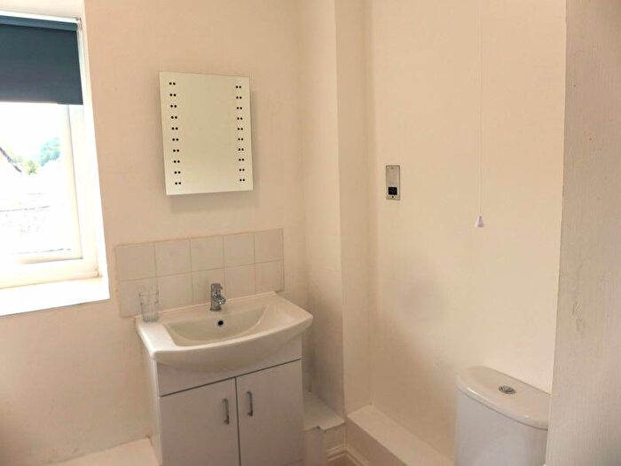 1 Bedroom Flat To Rent In , Castle Street, Llangollen, LL20