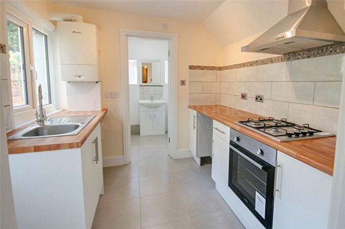 1 Bedroom Flat To Rent In Queens Road, Hastings, East Sussex, TN34