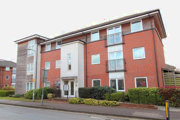 2 Bedroom Flat To Rent In Amersham Road, Caversham, Reading, RG4