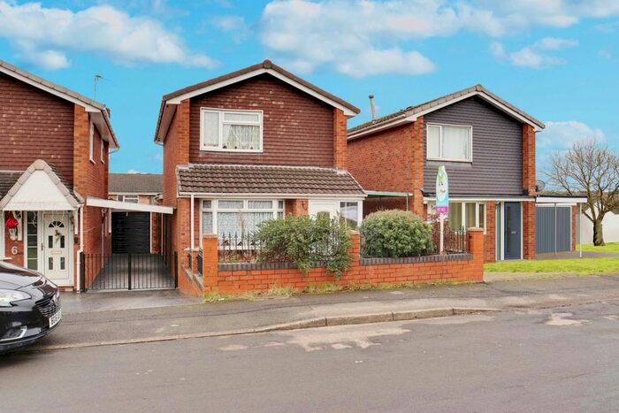 3 Bedroom Detached House For Sale In Marconi Place, Hednesford, Cannock, WS12