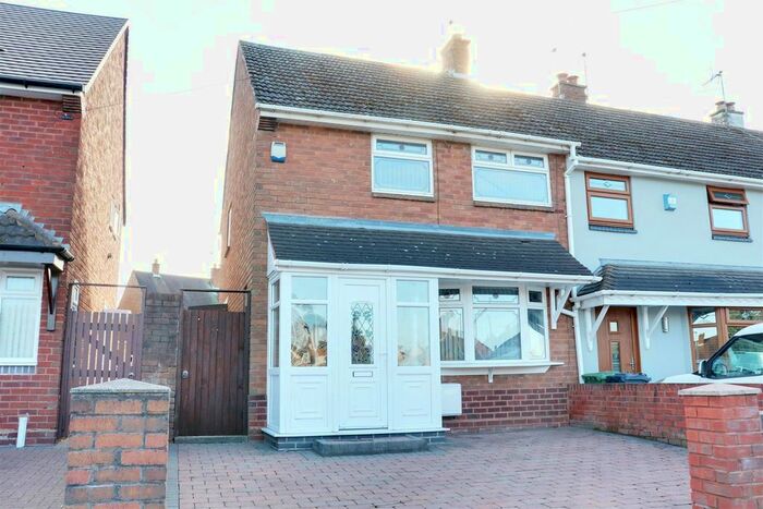 2 Bedroom End Of Terrace House To Rent In Tintern Crescent, Mossley, Bloxwich, WS3