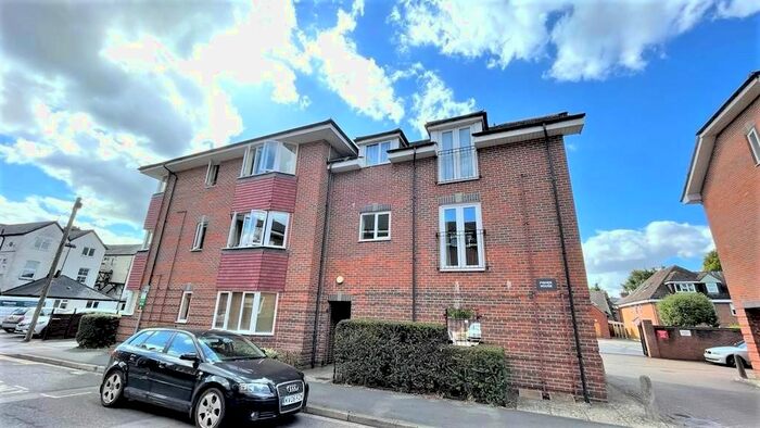 1 Bedroom Flat To Rent In Newbury, Berkshire, RG14