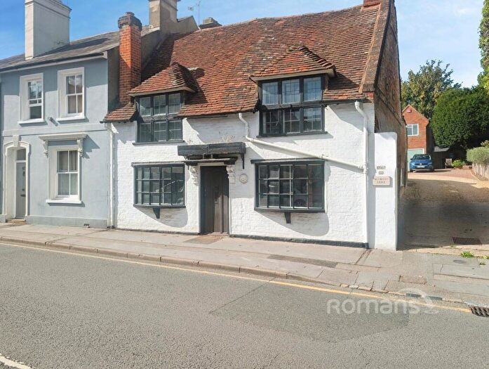 3 Bedroom End Of Terrace House For Sale In West Street, Farnham, Surrey, GU9