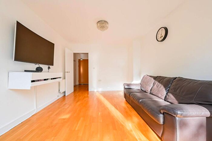 4 Bedroom Maisonette To Rent In Duckett Street, , Tower Hamlets, London, E1