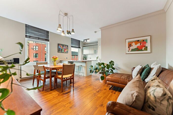 2 Bedroom Flat For Sale In Clarendon Place, Flat S/, St George's Cross, Glasgow, G20