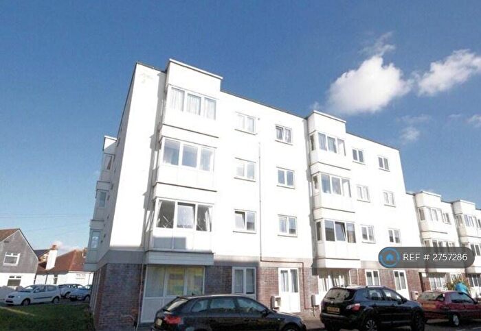 3 Bedroom Flat To Rent In Hove Court, Lee-On-The-Solent, PO13