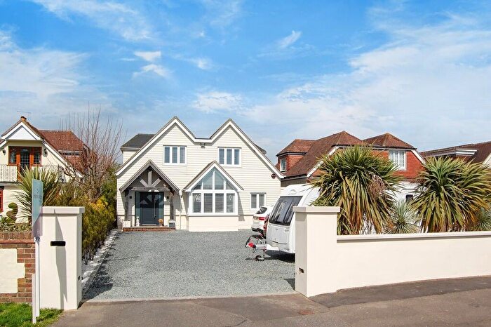5 Bedroom Detached House To Rent In Sea Lane, Pagham, Bognor Regis, PO21