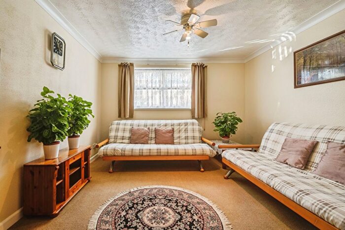 1 Bedroom Flat For Sale In Glanvilles Mill, Ivybridge, PL21