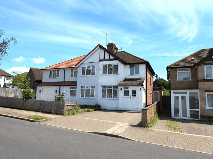 4 Bedroom Semi-Detached House To Rent In Windsor Road, Harrow, Middlesex, HA3