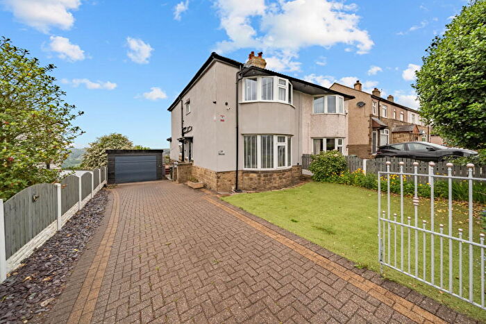 3 Bedroom Semi-Detached House For Sale In Roper Lane, Queensbury, Bradford, BD13