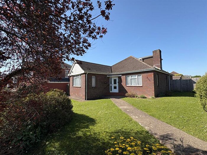 5 Bedroom Detached House For Sale In Hill Road, Portchester, PO16