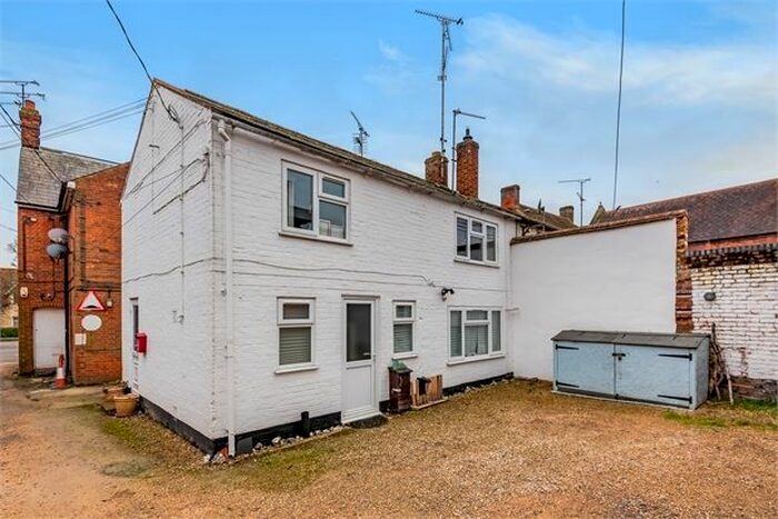2 Bedroom Cottage For Sale In High Street, Waddesdon, Buckinghamshire., HP18