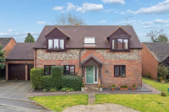 4 Bedroom Detached House For Sale In The Orchard, Naphill, HP14