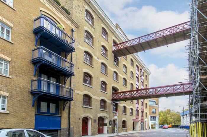 2 Bedroom Apartment To Rent In Dundee Court, Wapping High Street, London, E1W