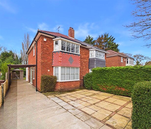 2 Bedroom Semi Detached House For Sale In Cleevemount Close, Cheltenham, Gloucestershire, GL52