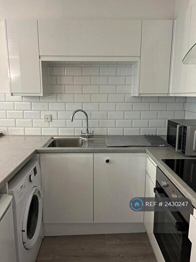 1 Bedroom Flat To Rent In St. Pauls Avenue, Slough, SL2