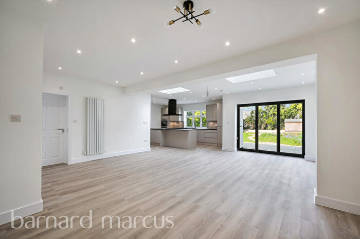 4 Bedroom House To Rent In Queens Avenue, London, N20