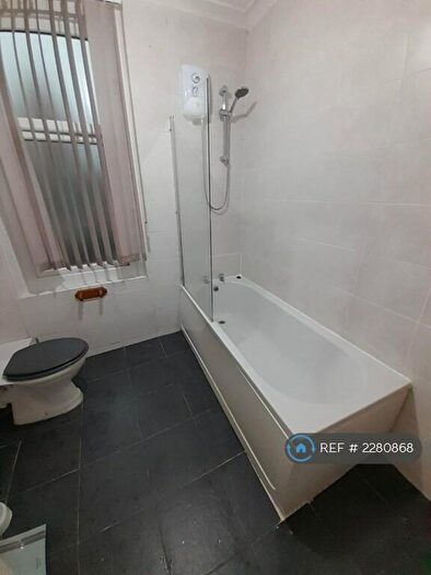 1 Bedroom Terraced House To Rent In Ingram Crescent, Leeds, LS11