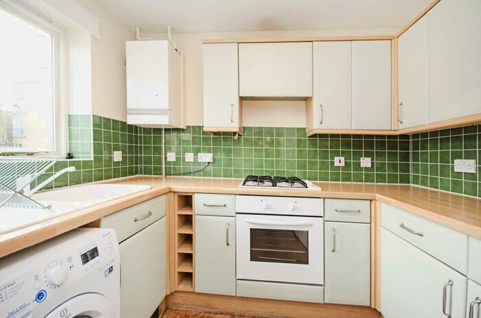 2 Bedroom Terraced House To Rent In Shalbourne Square, Hackney, London, E9