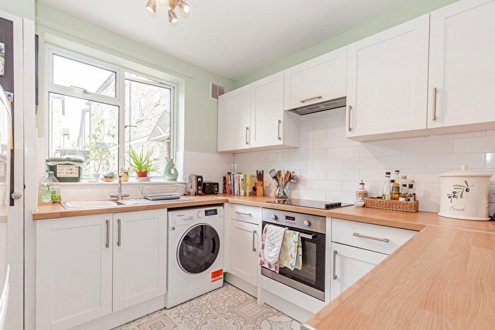 1 Bedroom Flat To Rent In Millway Close, North Oxford, OX2