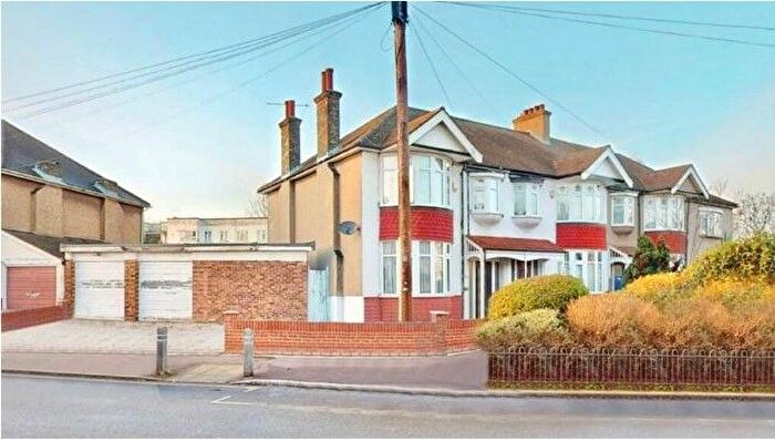 3 Bedroom End Of Terrace House To Rent In Cavendish Gardens, Barking, IG11