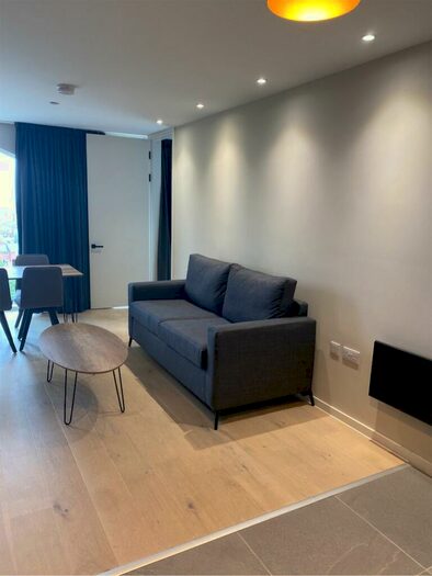 2 Bedroom Apartment To Rent In City Gardens, Castlefield, M15